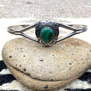 Quoc QT Southwestern Native Style Sterling Silver Malachite Cuff Bracelet 7"